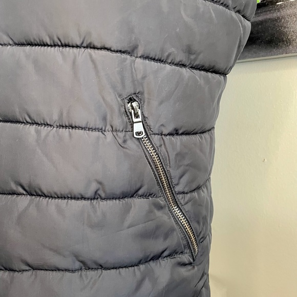 H&M’s Puffer Vest - Picture 8 of 8